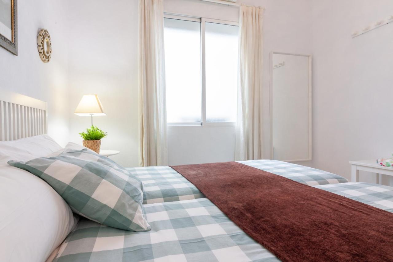 Sea & Wave Soho Family Apartment Malaga Bagian luar foto